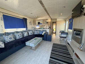 Sitting Room- click for photo gallery
